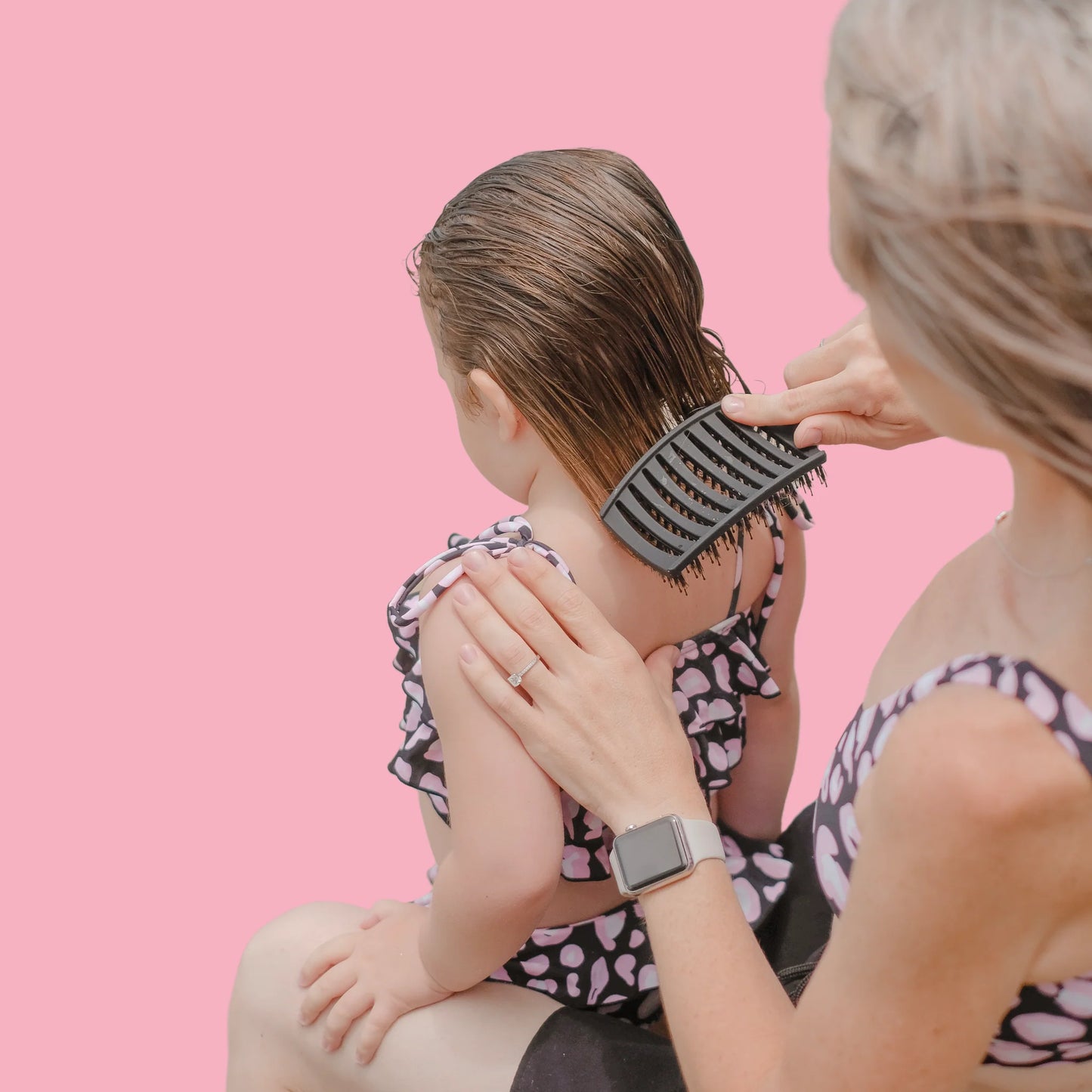 SCREAM-FREE® PALM HAIR BRUSH - BLACK