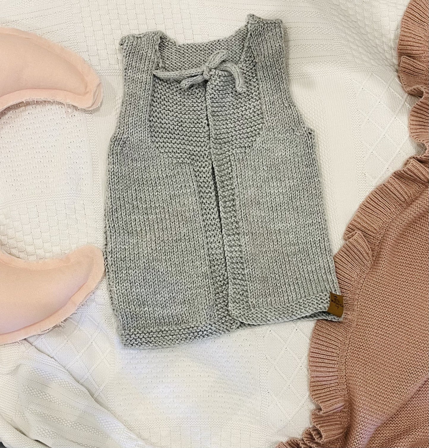 HAND KNITTED VEST - GREY