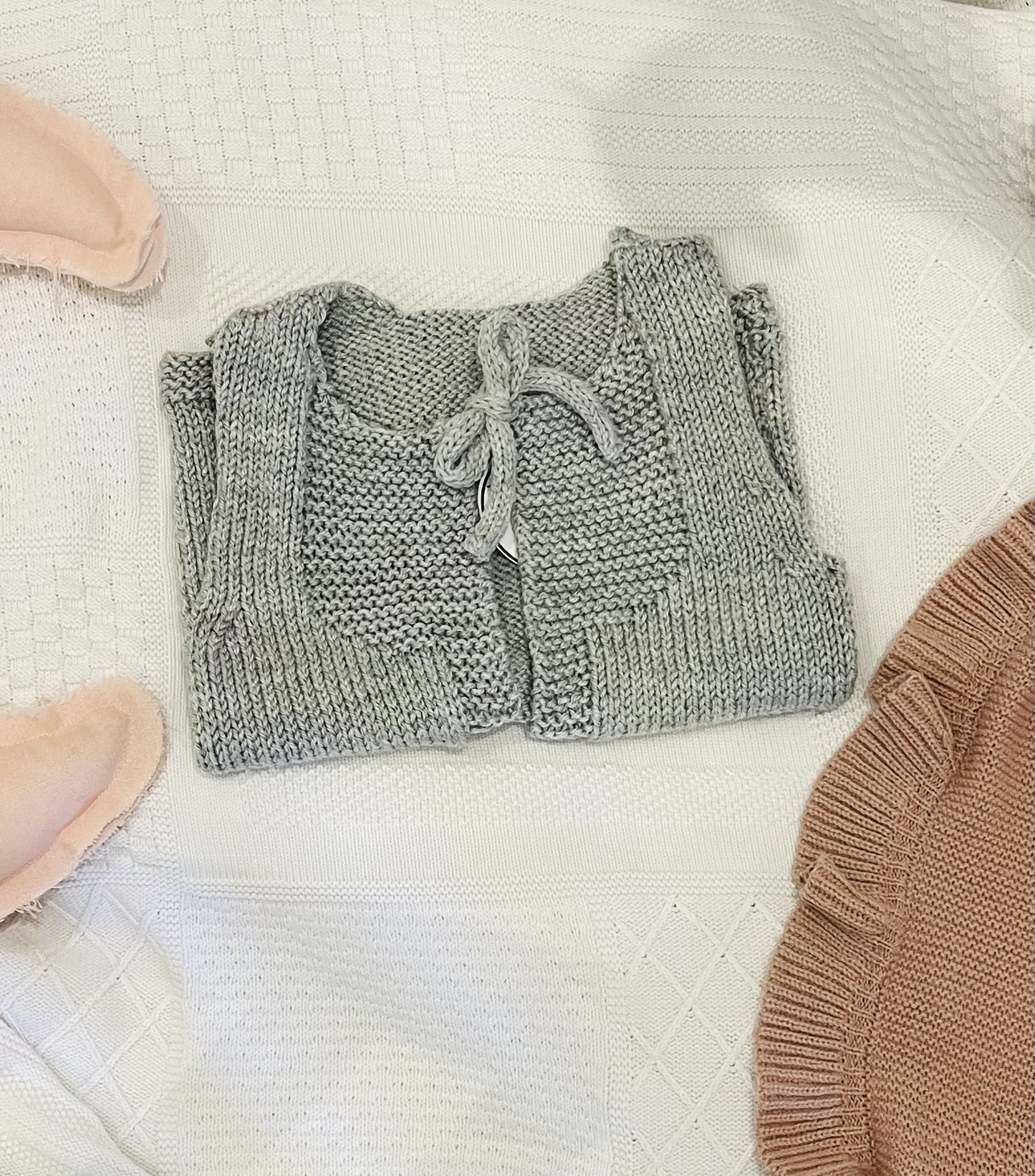 HAND KNITTED VEST - GREY