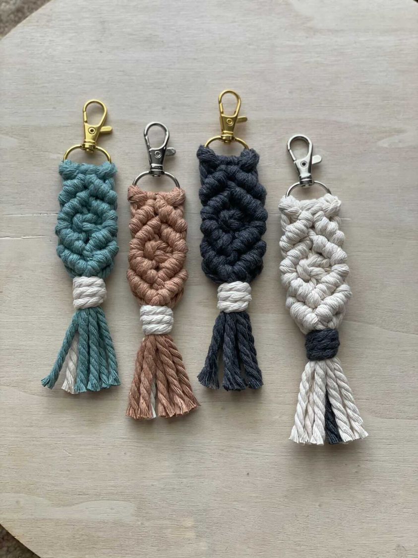 MACRAME KEYCHAIN - NATURAL