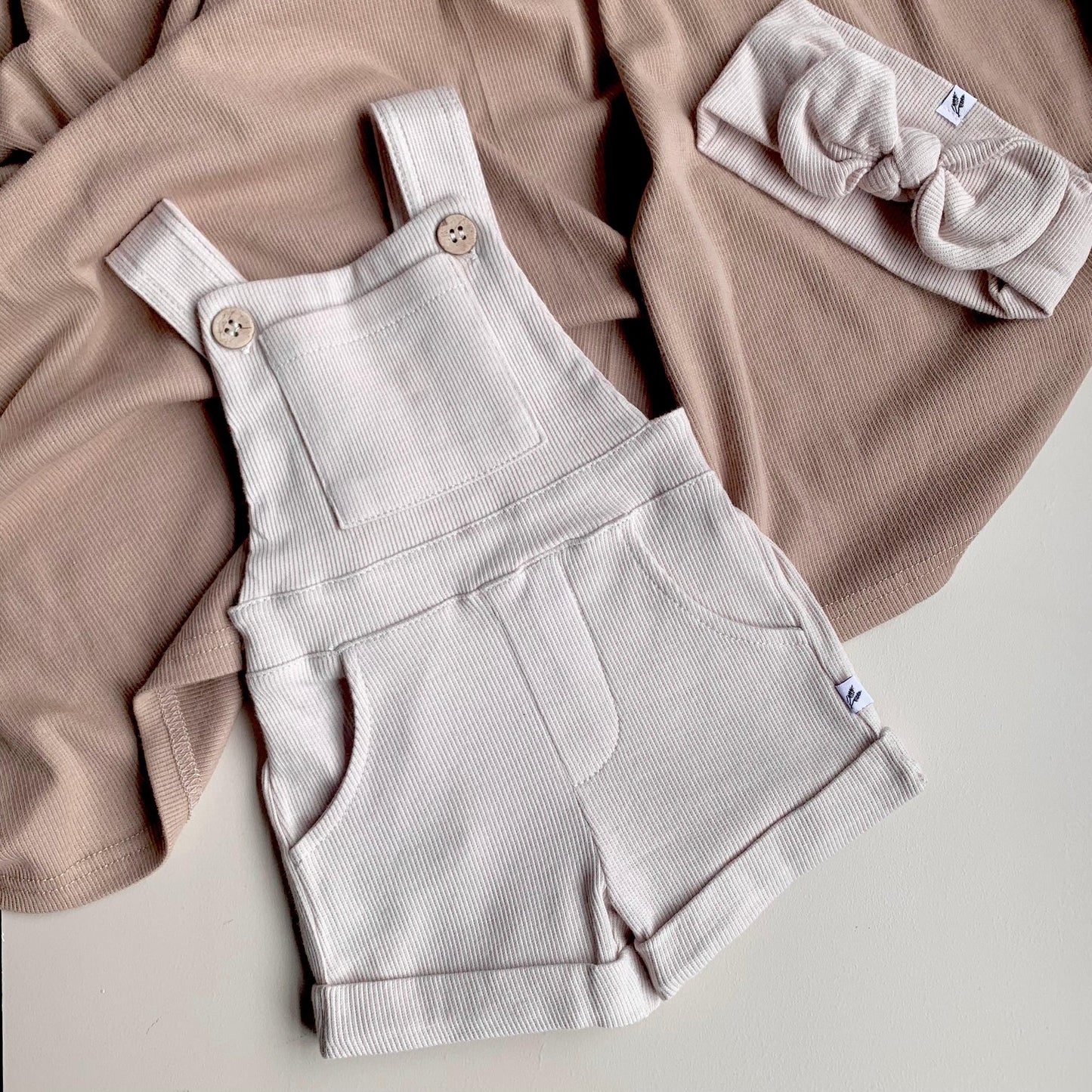 MINI HERITAGE RIBBED ORGANIC OVERALLS - FAWN