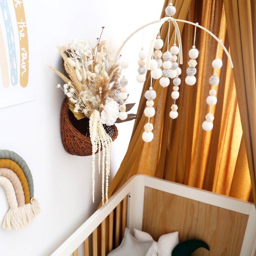 PEBBLES WHITE FELT BALL BABY MOBILE