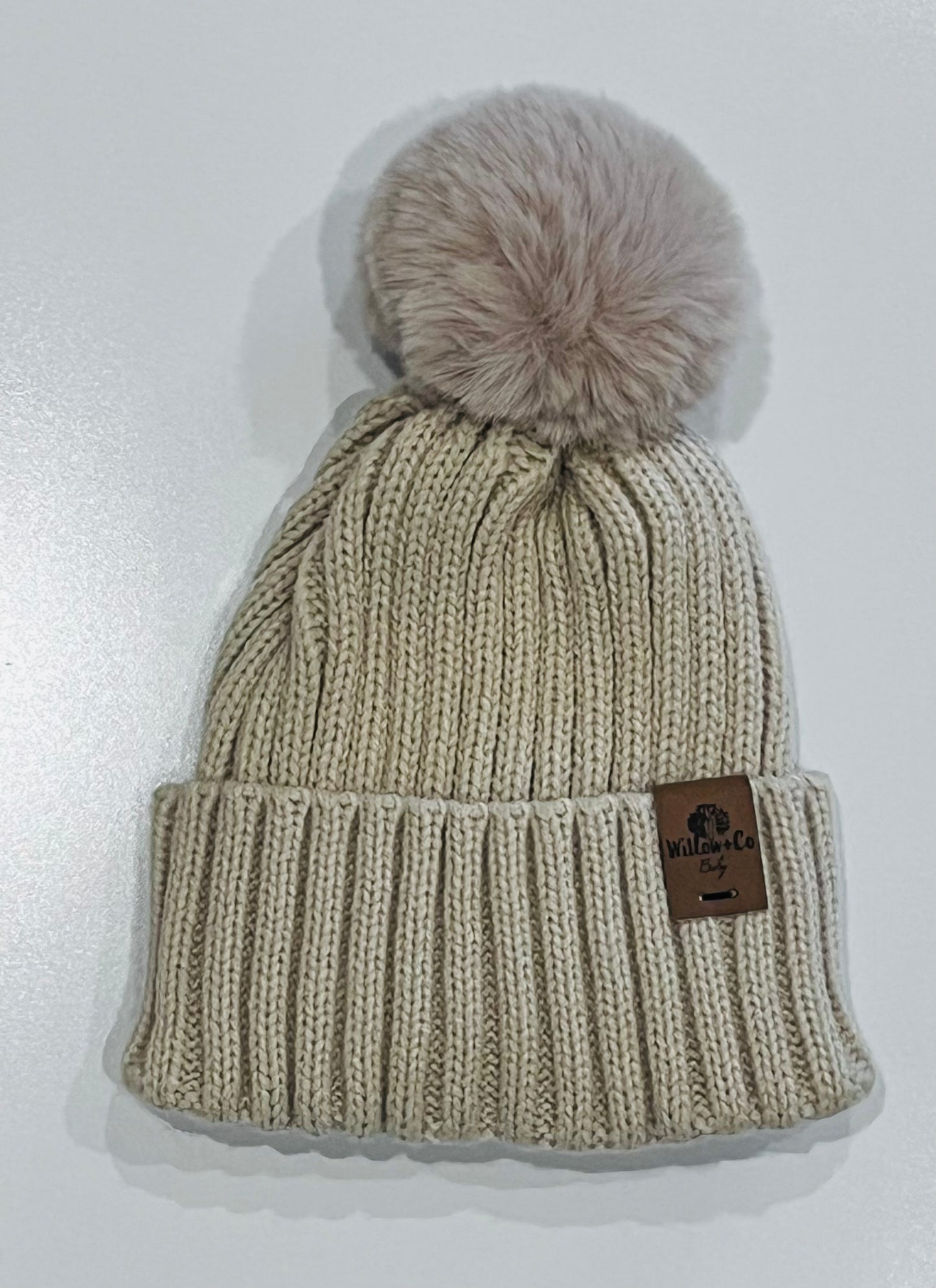 KNITTED POMPOM BEANIE - BEIGE