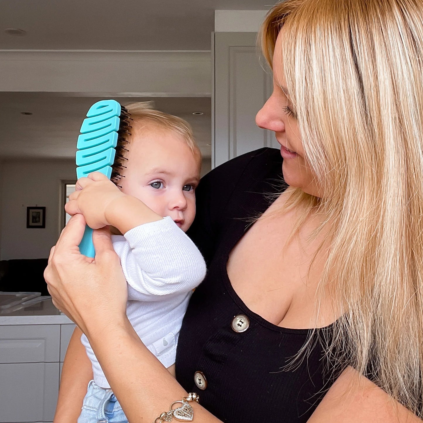 SCREAM-FREE® DETANGLING BABY HAIR BRUSH - MERMAID