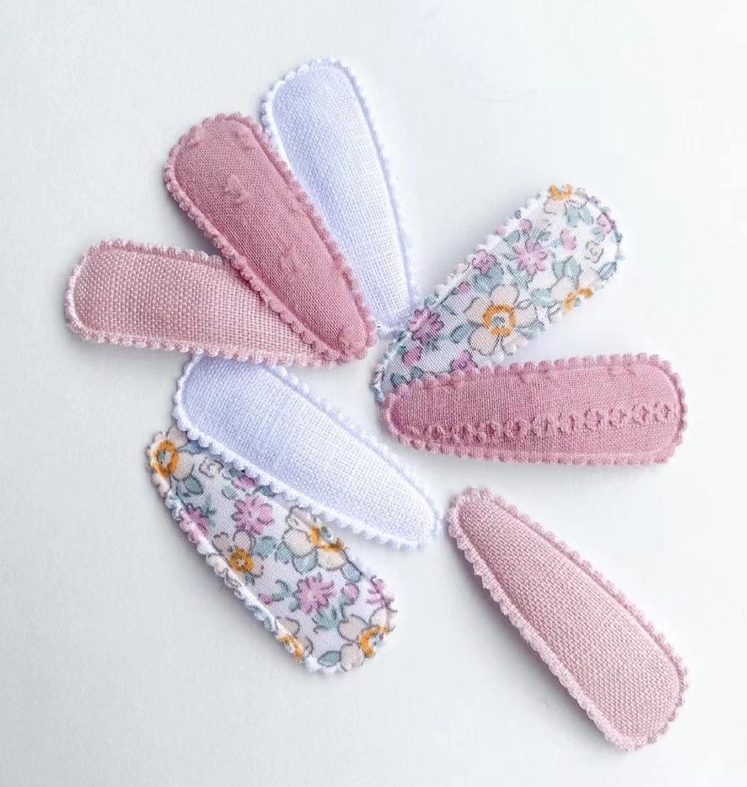 FABRIC SNAP CLIPS - PINK EMBROIDERY