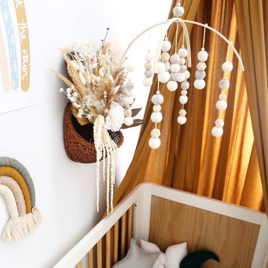 PEBBLES WHITE FELT BALL BABY MOBILE